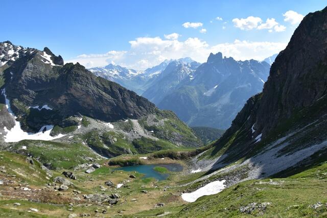 Vue du refuge sur la Vallée de Chavière Vue du refuge sur la Vallée de Chavière